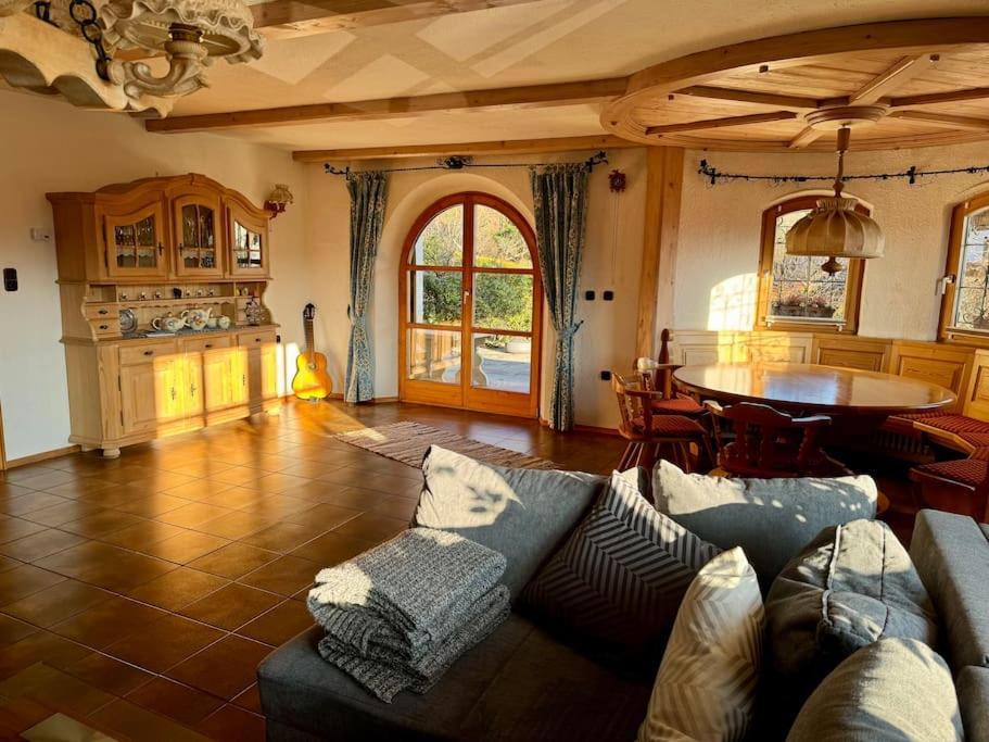 Romantisches Alpenchalet - Mit Sauna Und Kamin - Ruhig Und Zentral Bad Tölz Kültér fotó